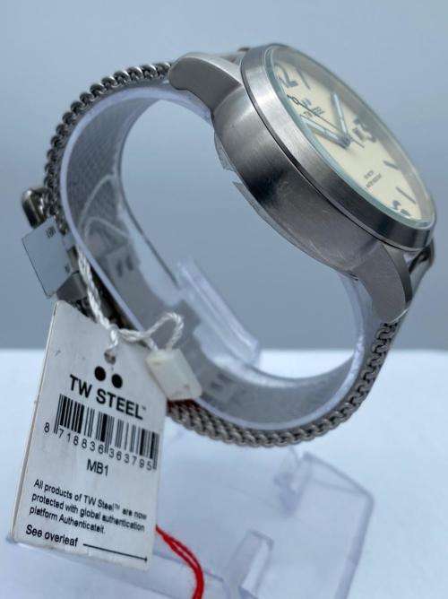 ***LUXURY TW STEEL MAVERICK 1 MENS WATCH* R1 BIDS!