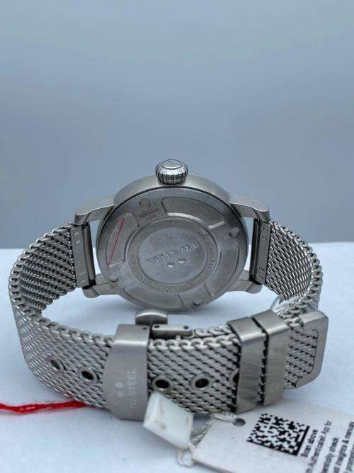 ***LUXURY TW STEEL MAVERICK 1 MENS WATCH* R1 BIDS!