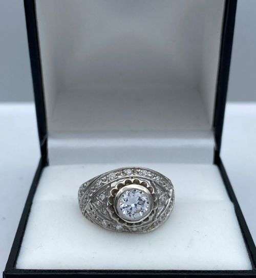 ***STUNNING SILVER CYCLOPS CZ ETERNITY RING!***