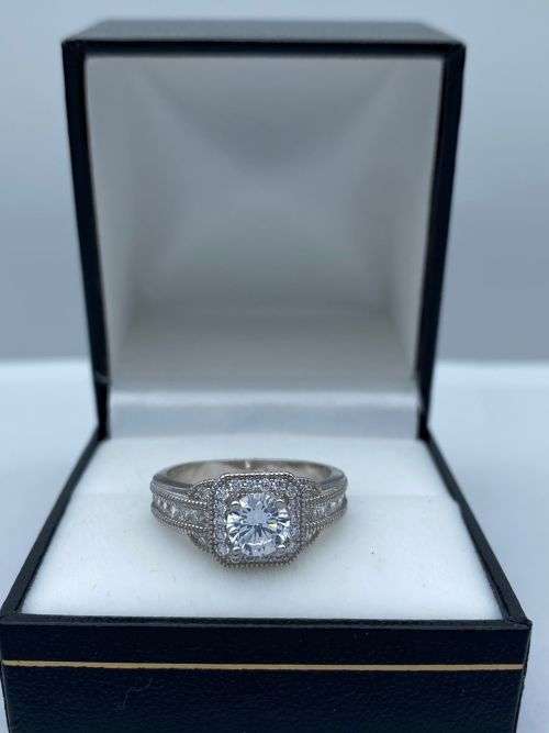 ***DAZZLING SQUARE SOLITAIRE CZ ETERNITY RING* R1 BIDS