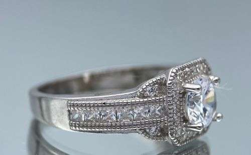 ***DAZZLING SQUARE SOLITAIRE CZ ETERNITY RING* R1 BIDS