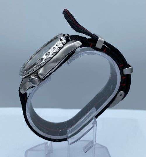 ***COLLECTORS SEIKO DIVERS DAY-DATE MENS WATCH*** R1 BIDS!