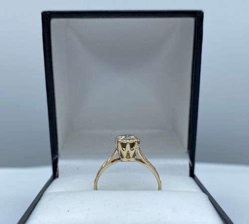 ***DAZZLING YELLOW GOLD DIAMOND CROWN SOLITAIRE RING*** R1 BIDS!