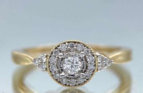 ***LUXURY 0.20CT DIAMOND HALO YELLOW GOLD RING*** R1 BIDS!