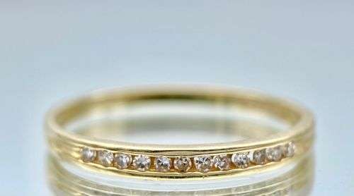 ***STUNNING YELLOW GOLD DIAMOND ETERNITY RING*** R1 BIDS!