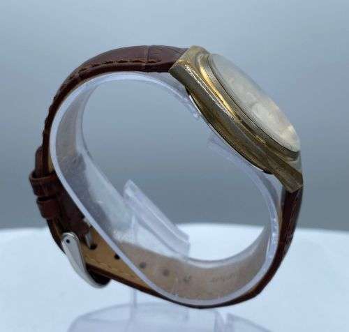 ***EXCELLENT ROTARY AVENGER MENS VINTAGE WATCH*** R1 BIDS!