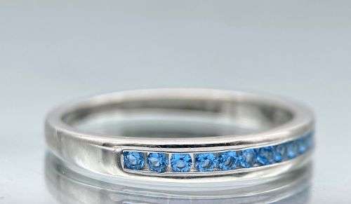 ***UNIQUE STERLING SILVER BLUE ZIRCONIA ETERNITY RING*** R1 BIDS!!!