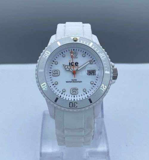 ***BRILLIANT ICE WHITE SUB-MARINER MENS WATCH*** R1 BIDS!