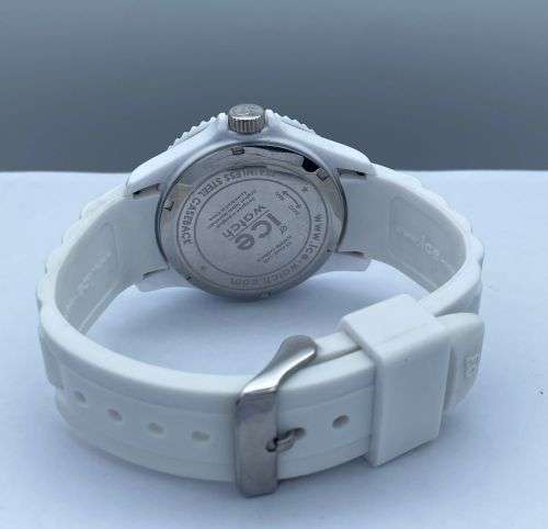 ***BRILLIANT ICE WHITE SUB-MARINER MENS WATCH*** R1 BIDS!