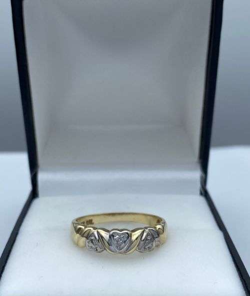 ***BEAUTIFUL YELLOW & WHITE GOLD HEART ETERNITY RING*** R1 BIDS!