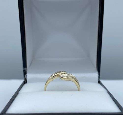 ***YELLOW GOLD DIAMOND VORTEX RING*** R1 BIDS!