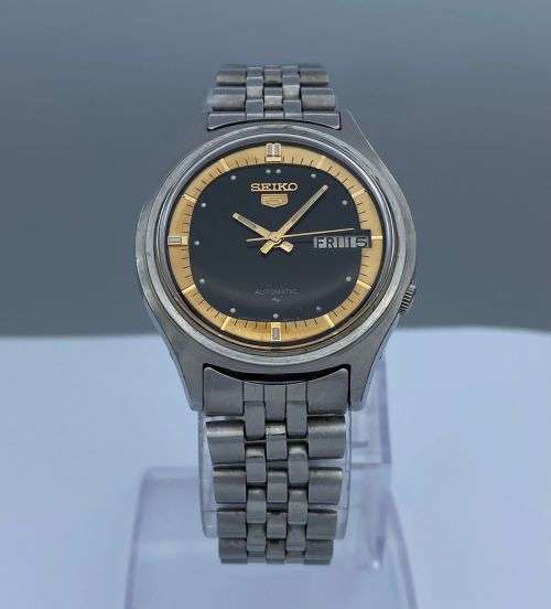 ***BEAUTIFUL SEIKO 5 DAY-DATE MENS AUTOMATIC WATCH*** R1 BIDS!