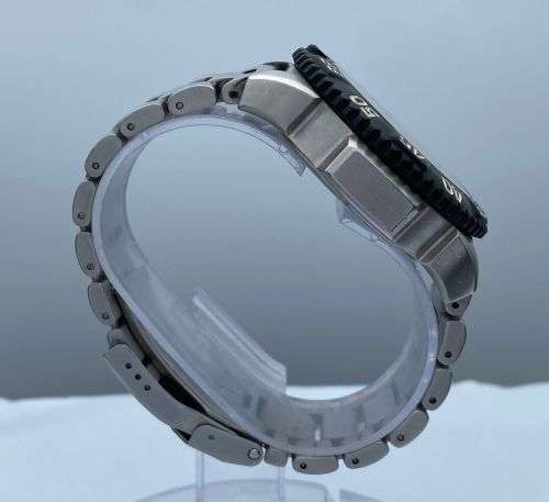 ***STUNNING LUMINOX SWISS MENS LUXURY CHRONOGRAPH*** R1 BIDS!