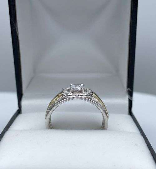 ***STUNNING 9K GOLD & SILVER CHUNKY CYCLOPS CZ RING*** R1 BIDS!