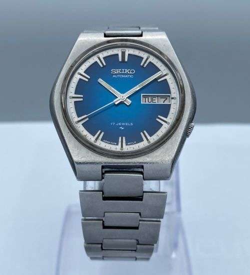 ***COLLECTORS SEIKO AUTOMATIC DAY-DATE MENS WATCH*** R1 BIDS!