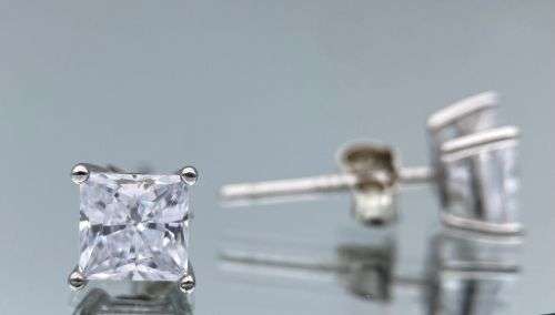 ***LOVELY PRINCESS ZIRCONIA SILVER STUD EARRINGS***