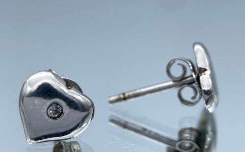 ***DAINTY 925 SILVER HEART CZ STUD EARRINGS***