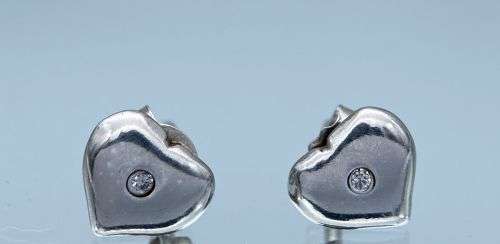 ***DAINTY 925 SILVER HEART CZ STUD EARRINGS***