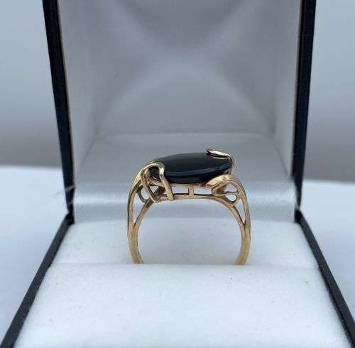 ***BEAUTIFUL 9K ROSE GOLD ONYX SWIRL SOLITAIRE RING*** R1 BIDS!