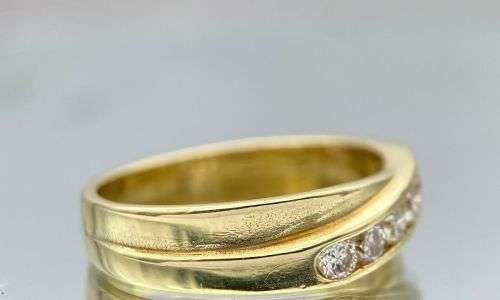 ***18K GOLD 0.36CT DIAMOND CHANNEL RING*** R1 BIDS!