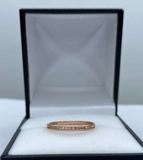 ***CLASSIC SOLID ROSE GOLD DIAMOND ETERNITY RING* R1 BIDS