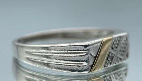 ***VINTAGE 9K GOLD & SILVER STUDDED RING*** R1 BIDS!!!