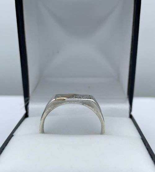 ***VINTAGE 9K GOLD & SILVER STUDDED RING*** R1 BIDS!!!