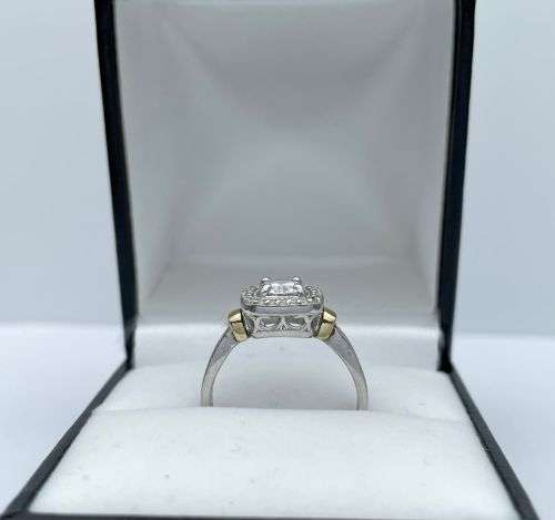 ***9K YELLOW GOLD & SILVER CZ HALO CYCLOPS TWO-TONE RING* R1 BIDS