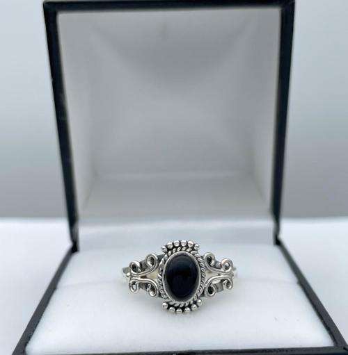 ***RETAIL: R3000 - BEAUTIFUL BLACK OPAL STERLING SILVER VICTORIAN RING* R1 BIDS