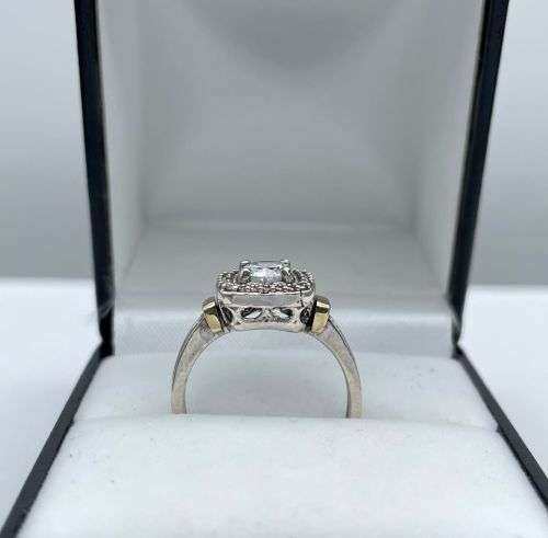 RETAIL:4500 - 9K YELLOW GOLD & SILVER CZ HALO CYCLOPS TWO-TONE RING* R1 BIDS