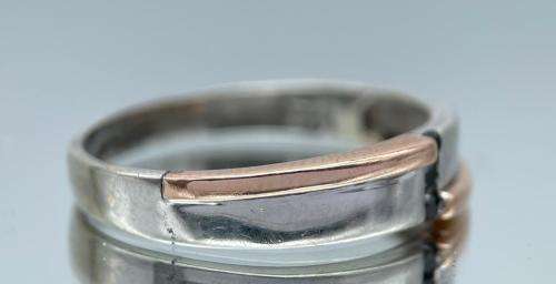 RETAIL:9500 - 9K ROSE & WHITE GOLD BLACK DIAMOND CHANNEL RING* R1 BIDS