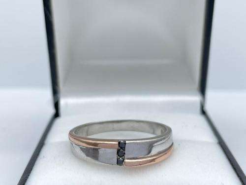 RETAIL:9500 - 9K ROSE & WHITE GOLD BLACK DIAMOND CHANNEL RING* R1 BIDS