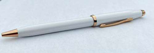 RETAIL: R6000 - LUXURY CROSS 18K ROSE GOLD PLATED PEN