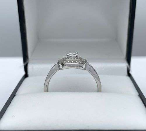 ***RETAIL:R2800 - LOVELY STERLING SILVER CZ DUAL HALO CYCLOPS RING* R1 BIDS