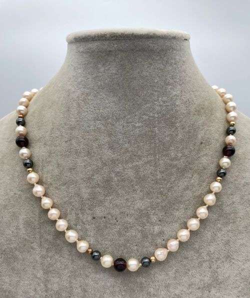 BEAUTIFUL YELLOW GOLD & SALTWATER PEARL NECKLACE - UNIQUE!!!*** R1 BIDS!