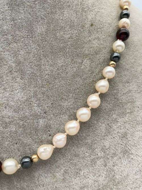 BEAUTIFUL YELLOW GOLD & SALTWATER PEARL NECKLACE - UNIQUE!!!*** R1 BIDS!