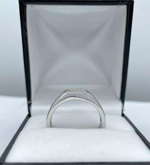 RETAIL:R3000 - DAZZLING CZ SILVER BLOCK CLUSTER RING* R1 BIDS