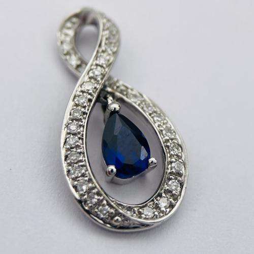 RETAIL:14000 - DAZZLING WHITE GOLD 0.30CT DIAMOND & SAPPHIRE INFINITY PENDANT!