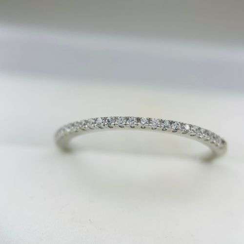 RETAIL:R3500 - STUNNING STERLING SILVER ETERNITY RING!