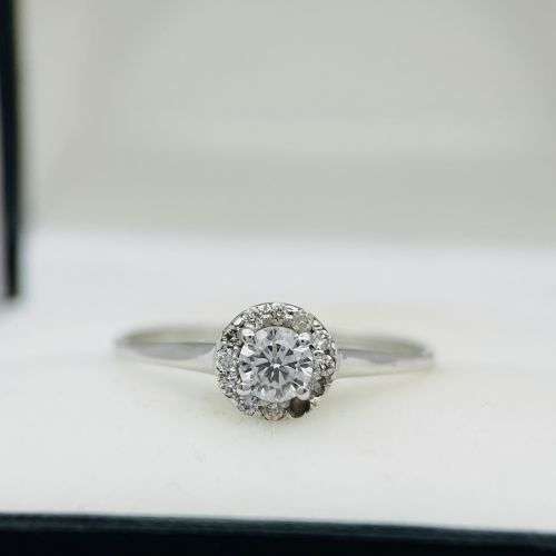 RETAIL:9500 - DAZZLING 0.35CT DIAMOND HALO ENGAGEMENT RING!