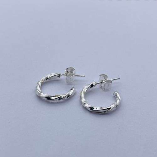 RETAIL: R1800 - DAINTY STERLING SILVER WHIRL HOOP EARRINGS***