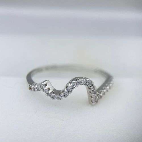 RETAIL:R3500 - STERLING SILVER RIPPLED ETERNITY RING!
