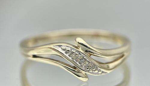 DAZZLING YELLOW GOLD DIAMOND CHANNEL RING