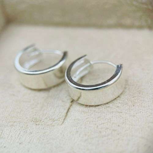 RETAIL: R1800 - CHUNKY STERLING SILVER CRESCENT HOOP EARRINGS***