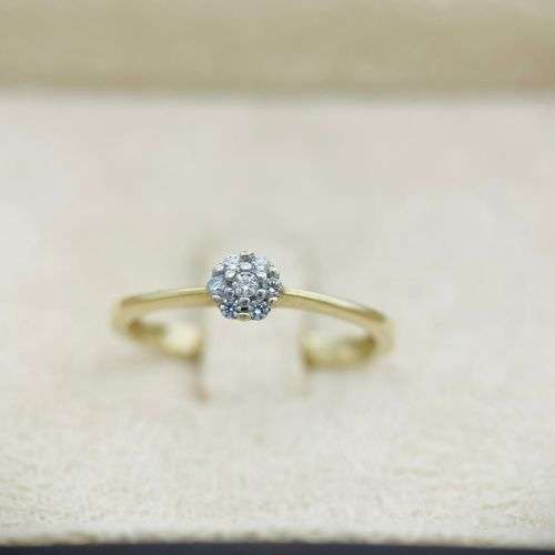 LOVELY YELLOW GOLD DIAMOND CLUSTER RING