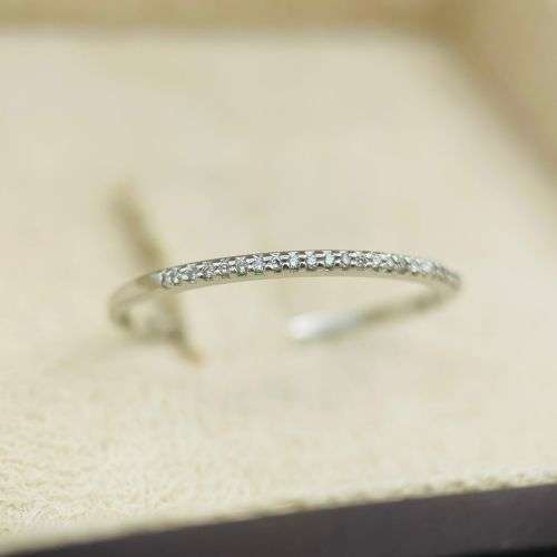 ELEGANT WHITE GOLD DIAMOND ETERNITY RING