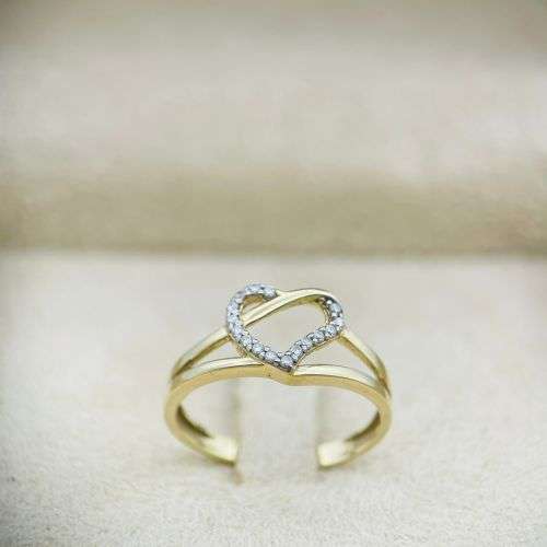 STUNNING YELLOW GOLD DIAMOND HEART ETERNITY RING