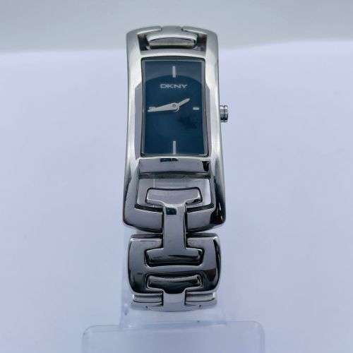 LOVELY DKNY LADIES STEEL DRESS WATCH!