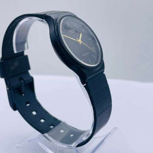 CASIO MINIMALIST BLACK & GOLD SPORTS WATCH