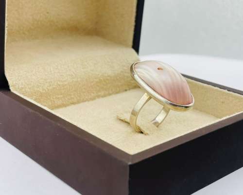 BEAUTIFUL NATURAL PINK MOTHER OF PEARL SILVER RING